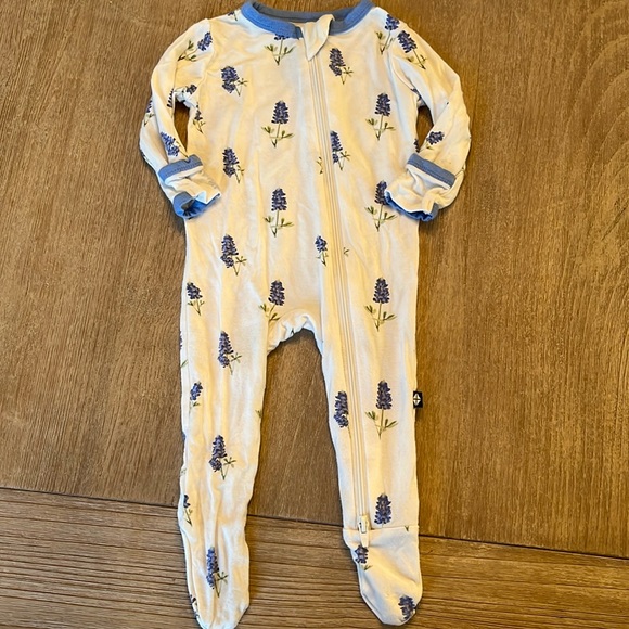 Kyte BABY Other - Kyte Baby zippered footie in lavender size 0-3 months
